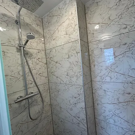 Bijou Δωμάτια σε οικογενειακή κατοικία *